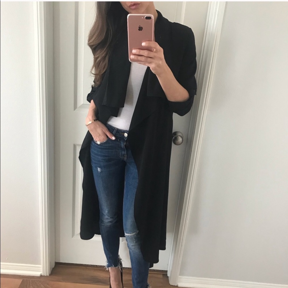 SALE 🥳 REPOSH// Black Flowy Duster Jacket